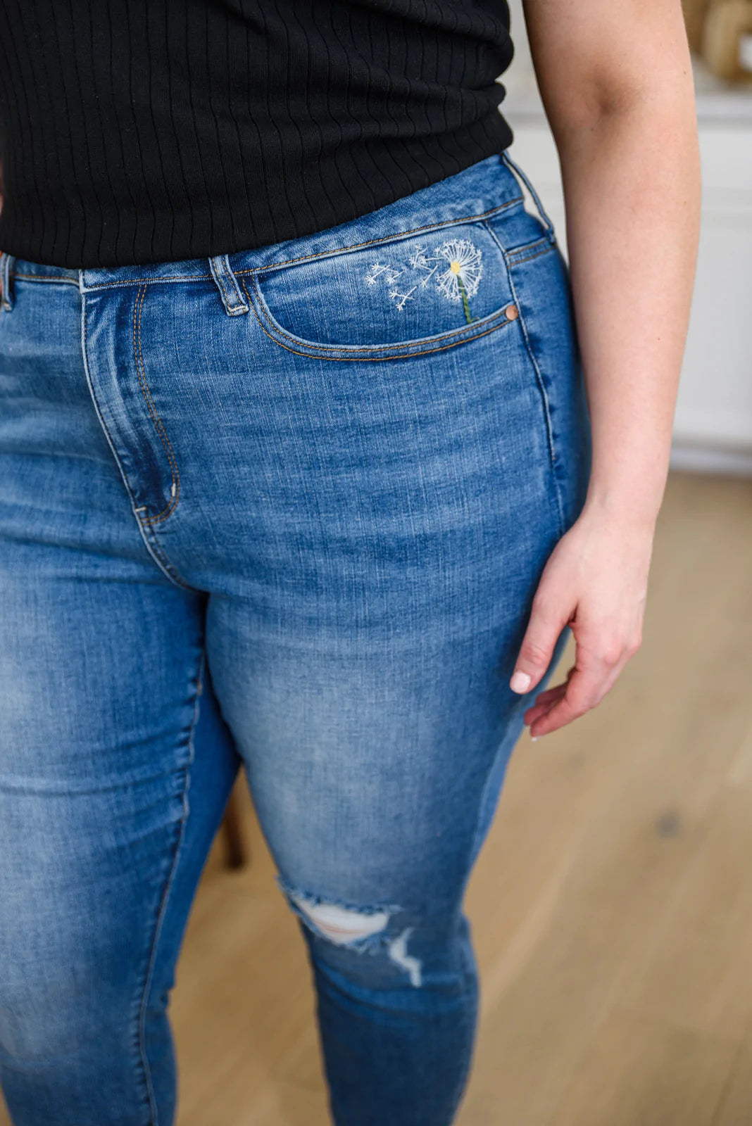 Making Wishes Embroidered Skinny Jeans